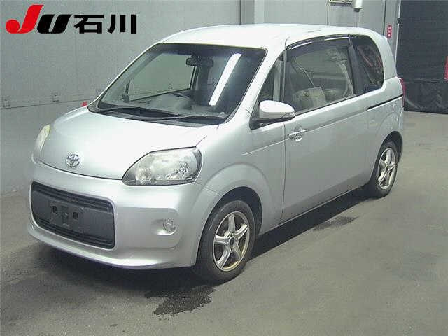 TOYOTA PORTE 2013