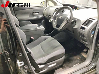 TOYOTA PRIUS ALPHA 2012