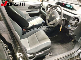 TOYOTA AQUA 2012