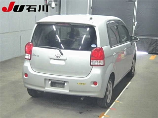 TOYOTA PORTE 2013