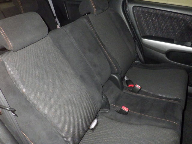 HONDA STREAM 2010