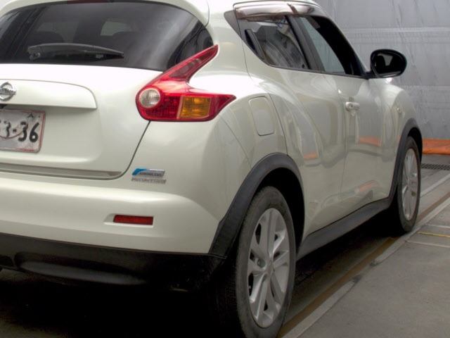NISSAN JUKE 2011