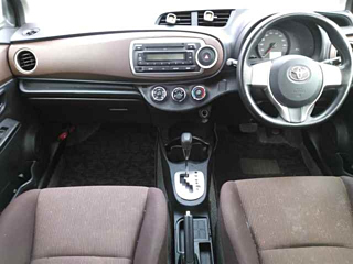 TOYOTA VITZ 2011