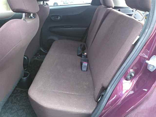 TOYOTA VITZ 2011