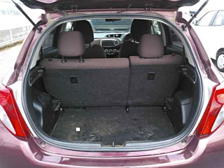 TOYOTA VITZ 2011