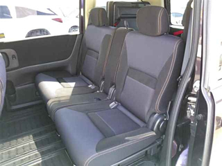 NISSAN SERENA 2010