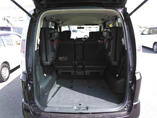 NISSAN SERENA 2010