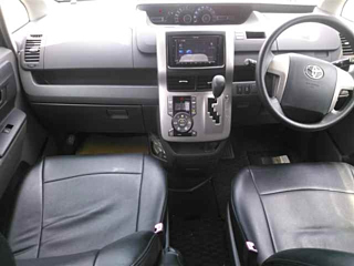 TOYOTA NOAH 2008