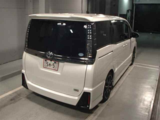TOYOTA VOXY 2016