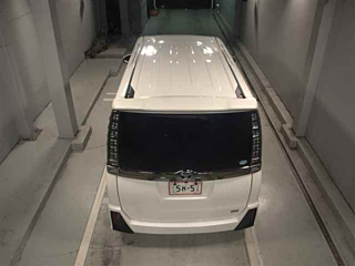 TOYOTA VOXY 2016