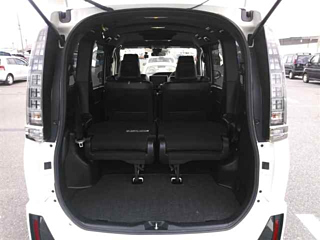 TOYOTA VOXY 2016