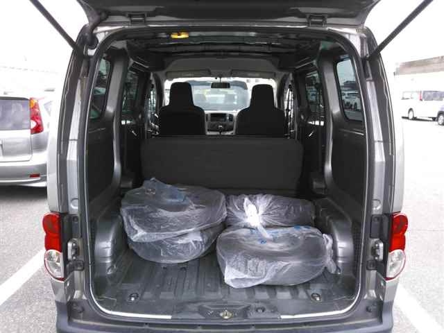 NISSAN NV200 2019