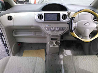 TOYOTA PORTE 2010
