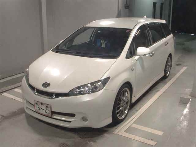 TOYOTA WISH 2010