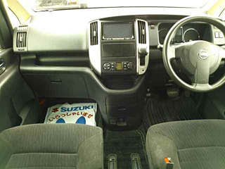 NISSAN SERENA 2010
