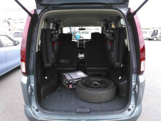 NISSAN SERENA 2010