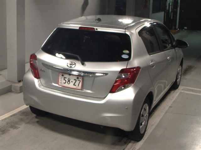 TOYOTA VITZ 2015