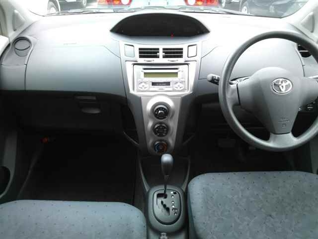 TOYOTA VITZ 2008