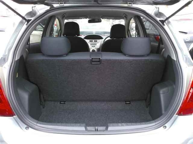 TOYOTA VITZ 2008