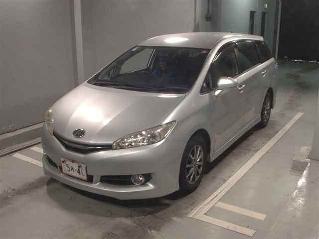TOYOTA WISH 2014