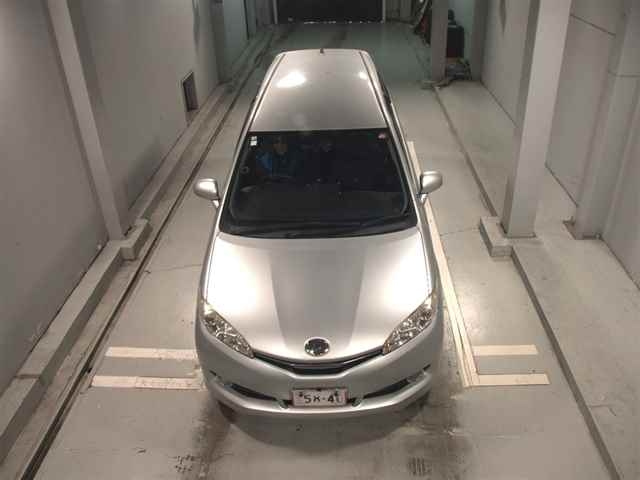 TOYOTA WISH 2014