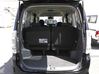 TOYOTA VOXY 2010