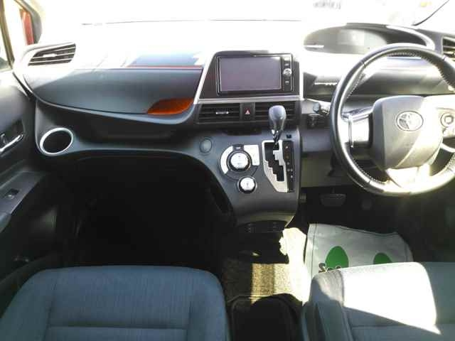 TOYOTA SIENTA 2017