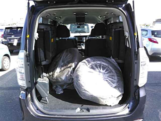 TOYOTA VOXY 2010