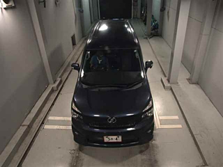 TOYOTA VOXY 2010
