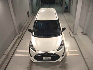 TOYOTA SIENTA 2015