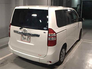 TOYOTA NOAH 2012
