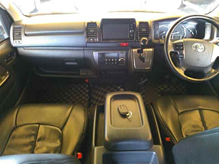 TOYOTA HIACE VAN 2017