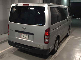 TOYOTA HIACE VAN 2017