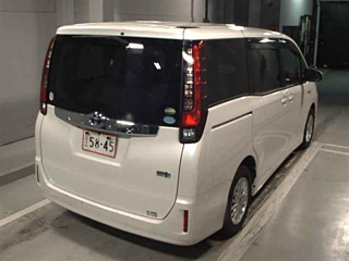 TOYOTA NOAH 2017