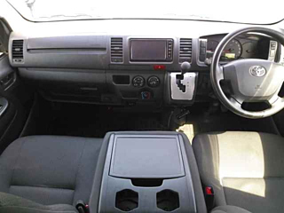 TOYOTA HIACE VAN 2017