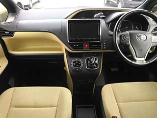 TOYOTA NOAH 2017