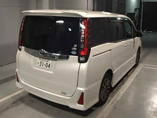 TOYOTA NOAH 2014