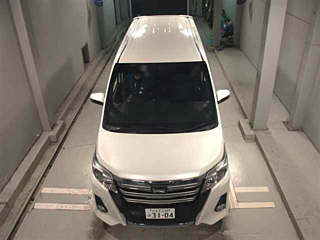TOYOTA NOAH 2014