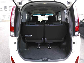 TOYOTA NOAH 2014