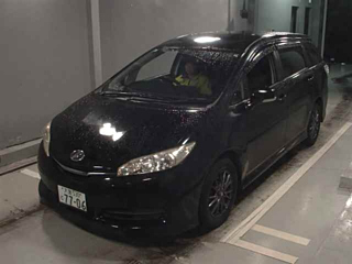 TOYOTA WISH 2013