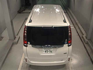 TOYOTA NOAH 2014