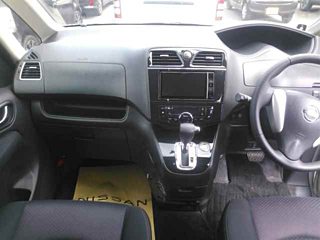 NISSAN SERENA 2011