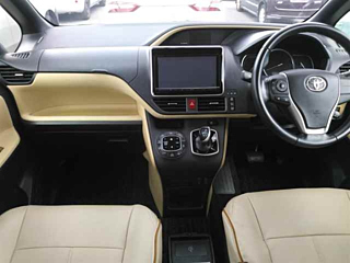 TOYOTA NOAH 2014