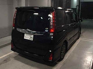 TOYOTA NOAH 2016