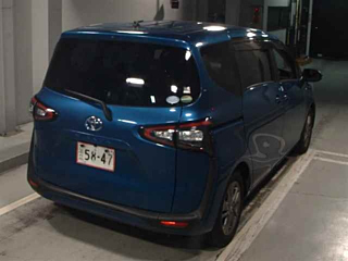 TOYOTA SIENTA 2016