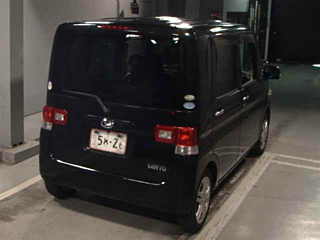 DAIHATSU TANTO 2011