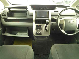 TOYOTA VOXY 2008