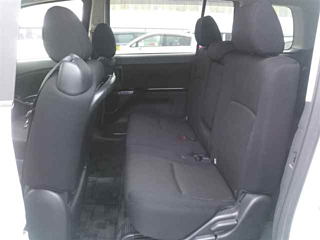 TOYOTA ISIS 2013