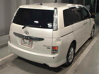 TOYOTA ISIS 2013