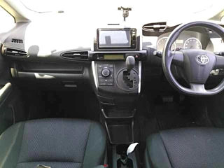 TOYOTA WISH 2016